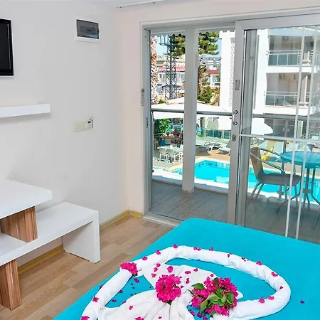 Clover Magic Altinkum Park Hotel 3*